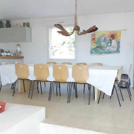 Semesterbostad Superb Family House Hyères